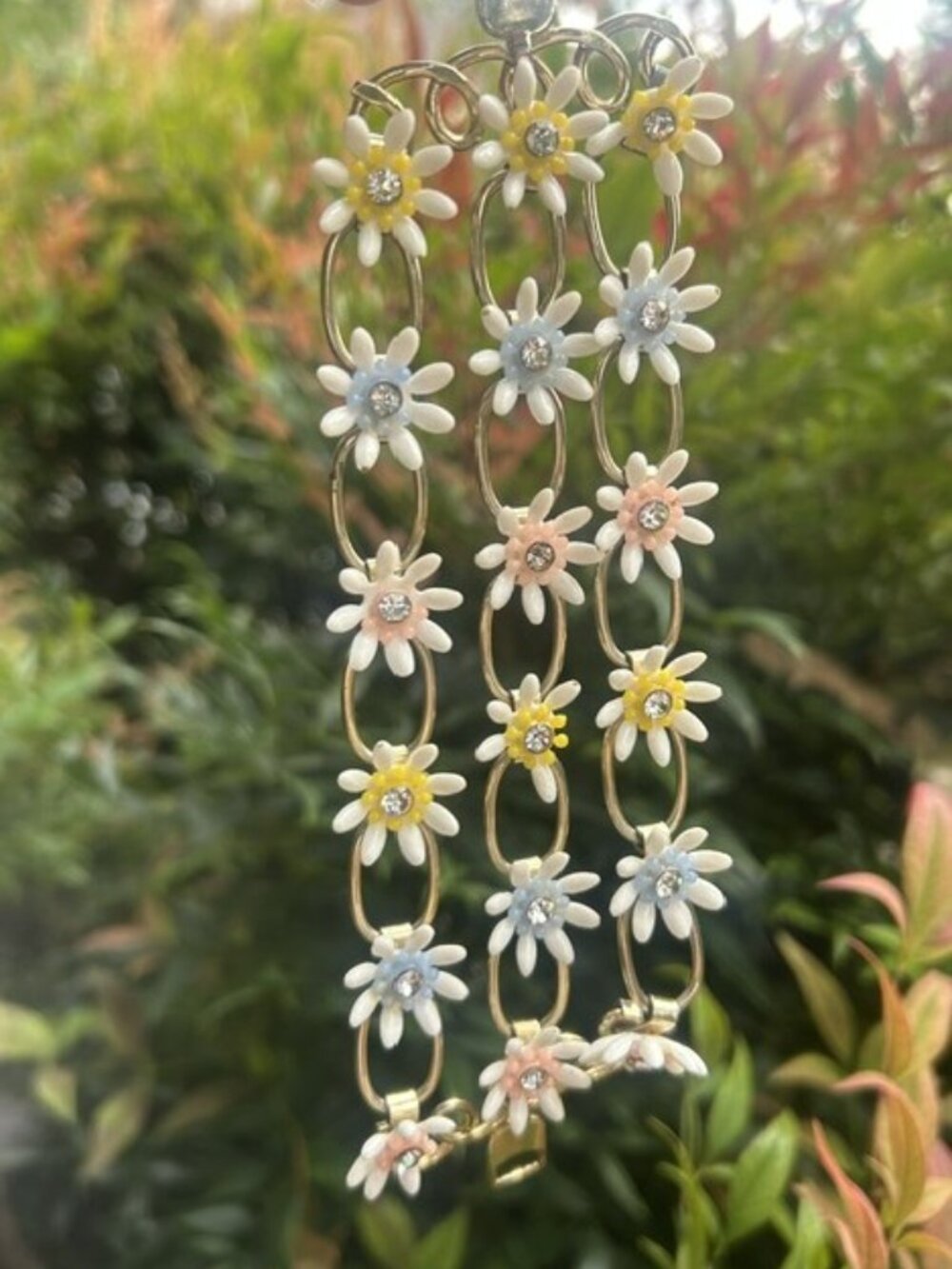 DAISY Lucite Flower 3-Link Wide BRACELET